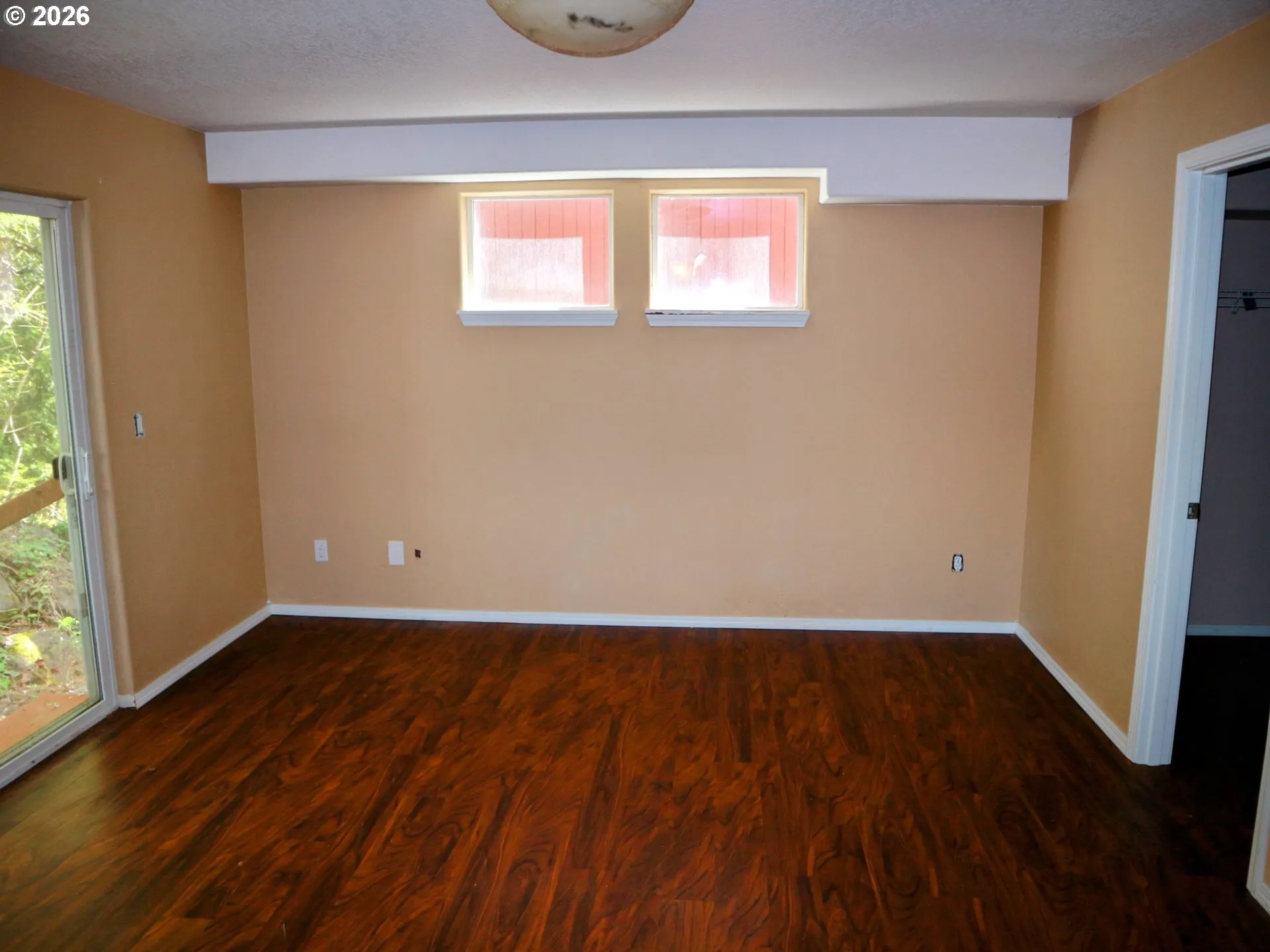 Bedroom, Primary
