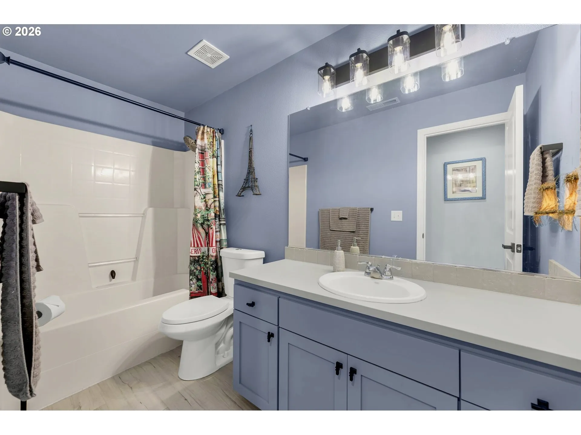 Bathroom-Upper