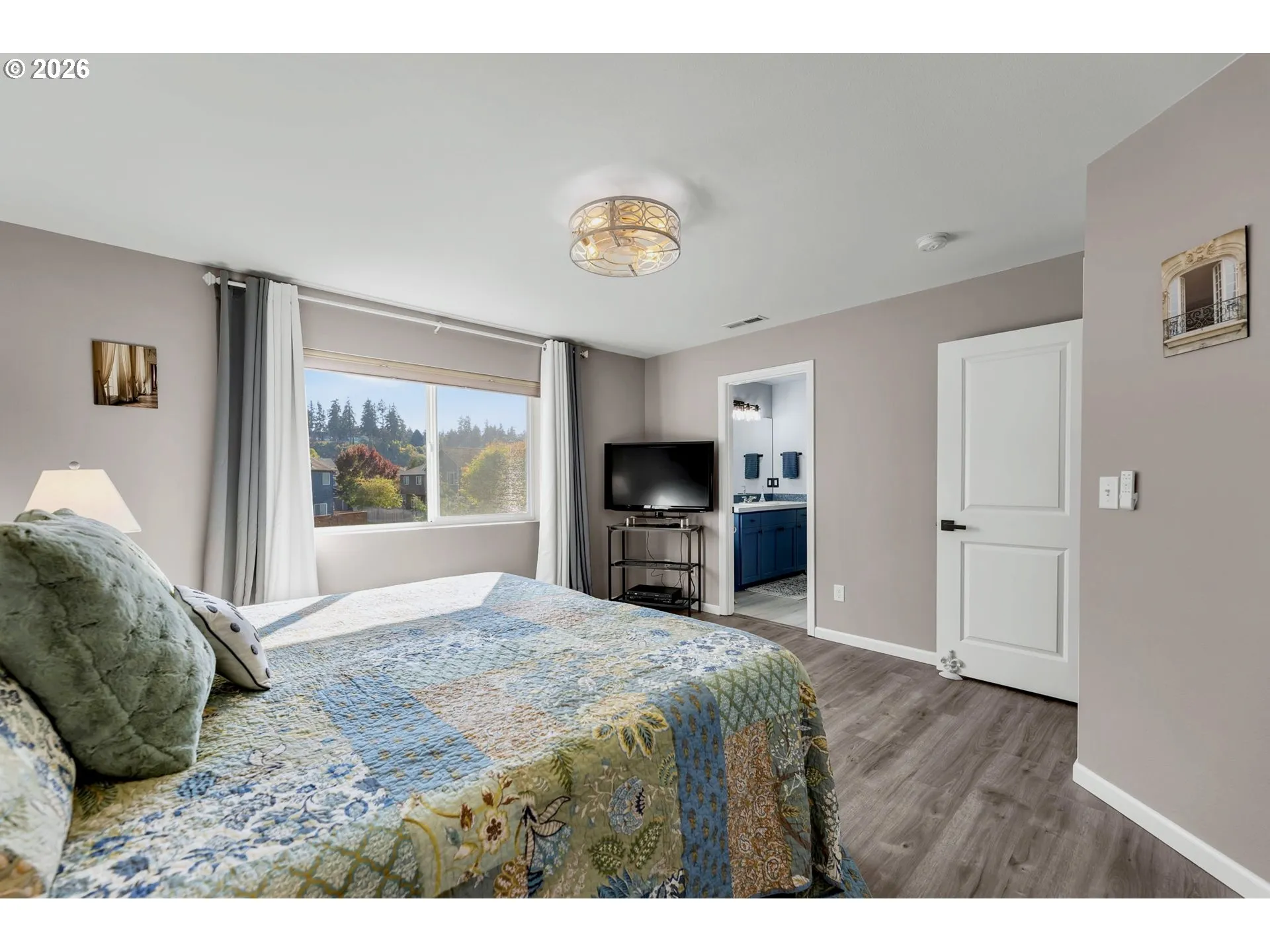 Bedroom, Primary