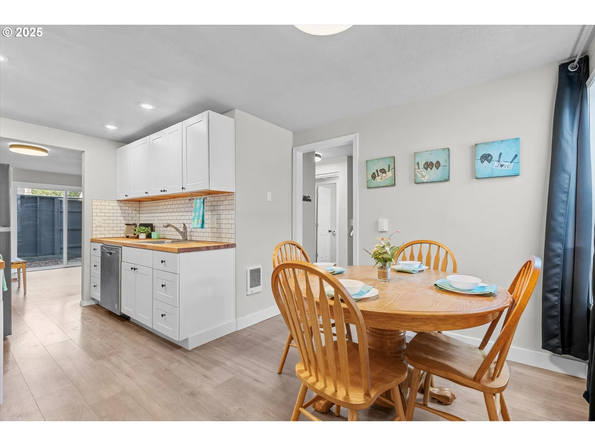 Kitchen-Eating Area