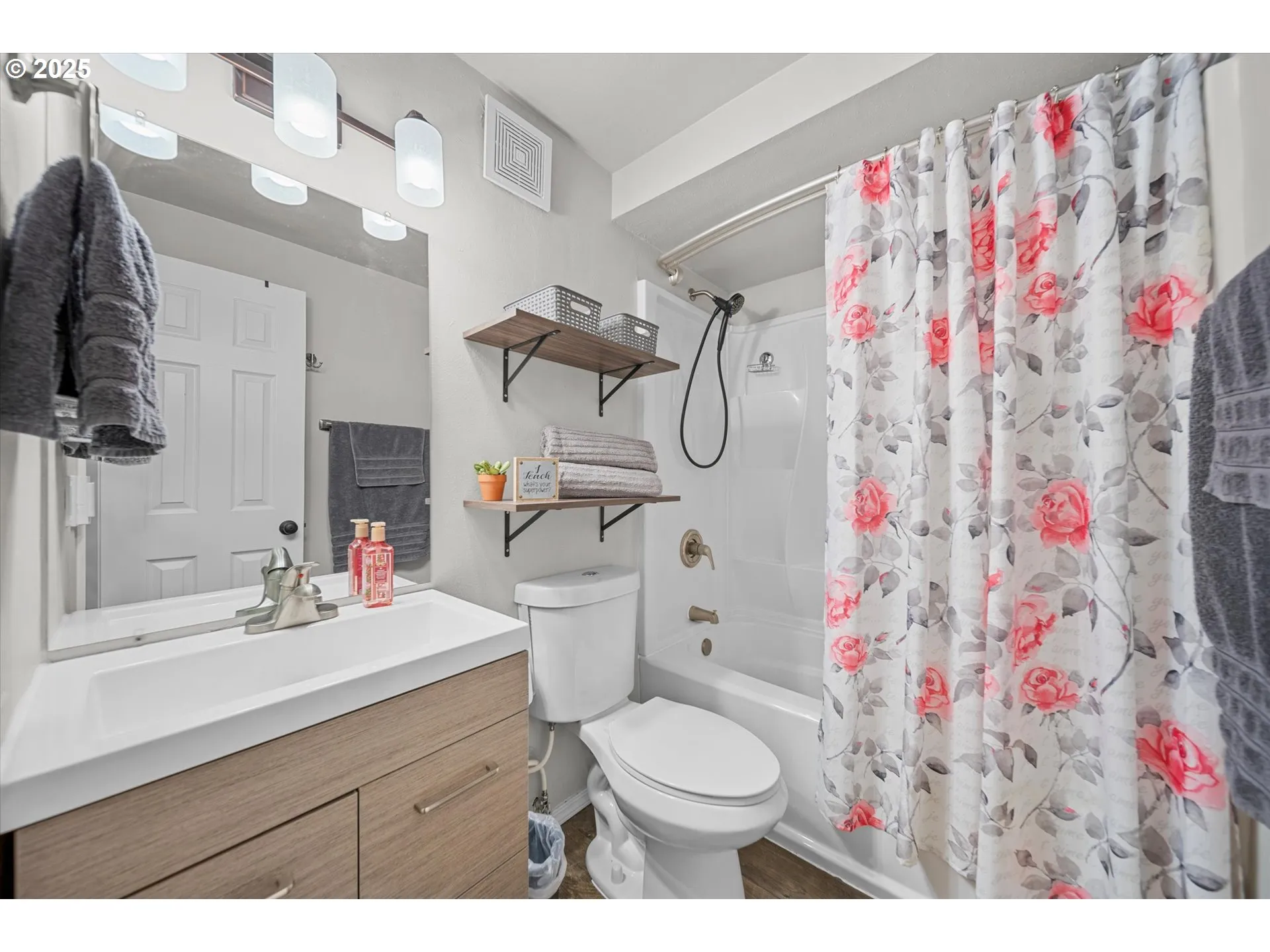 Bathroom-Upper
