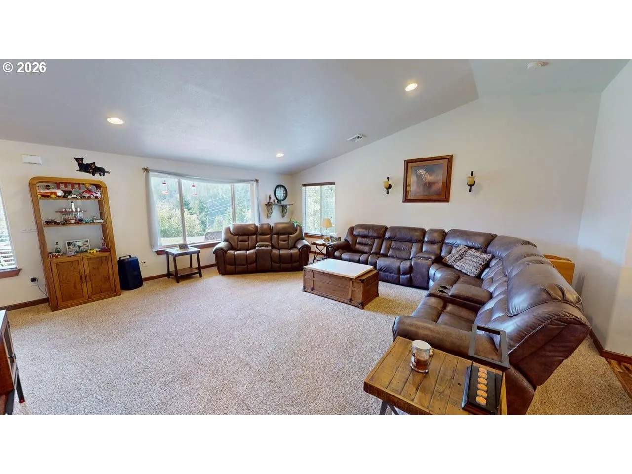 Living Room-Vaulted Ceilings
