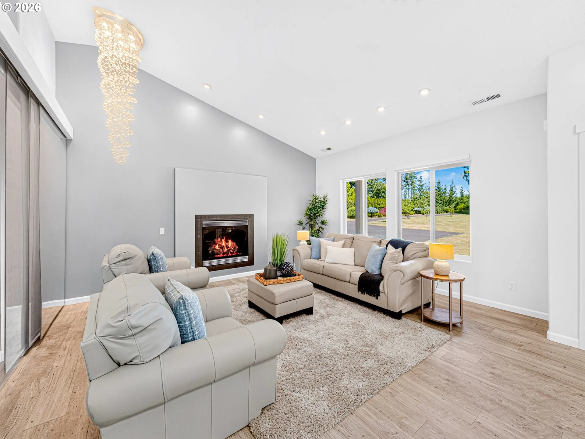 Living Room-Fireplace