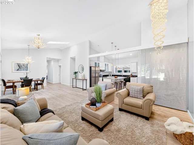 Living Room-Vaulted Ceilings