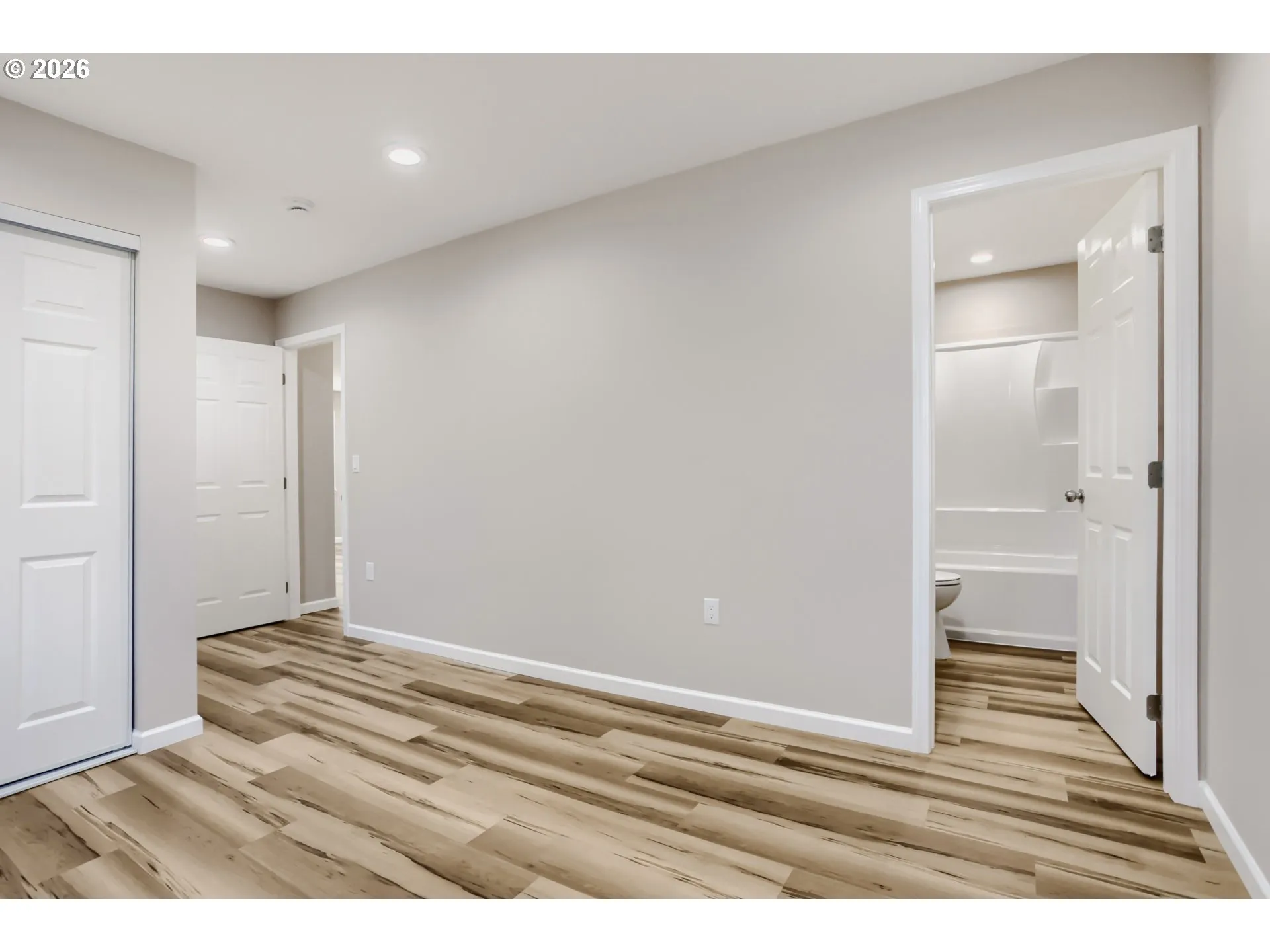 Bedroom, Primary