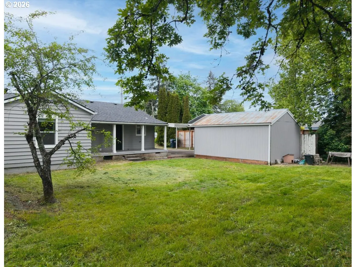 Yard-Back