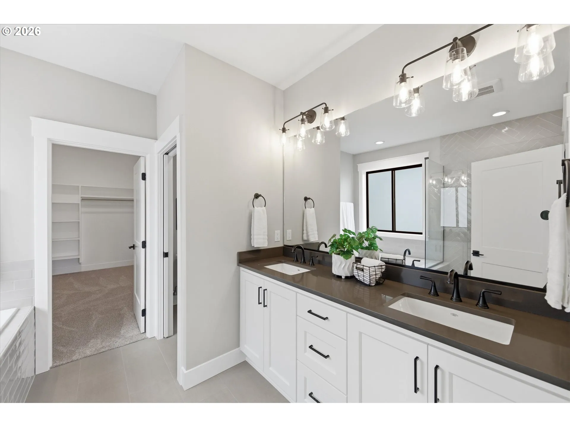 En Suite Bathroom-Upper