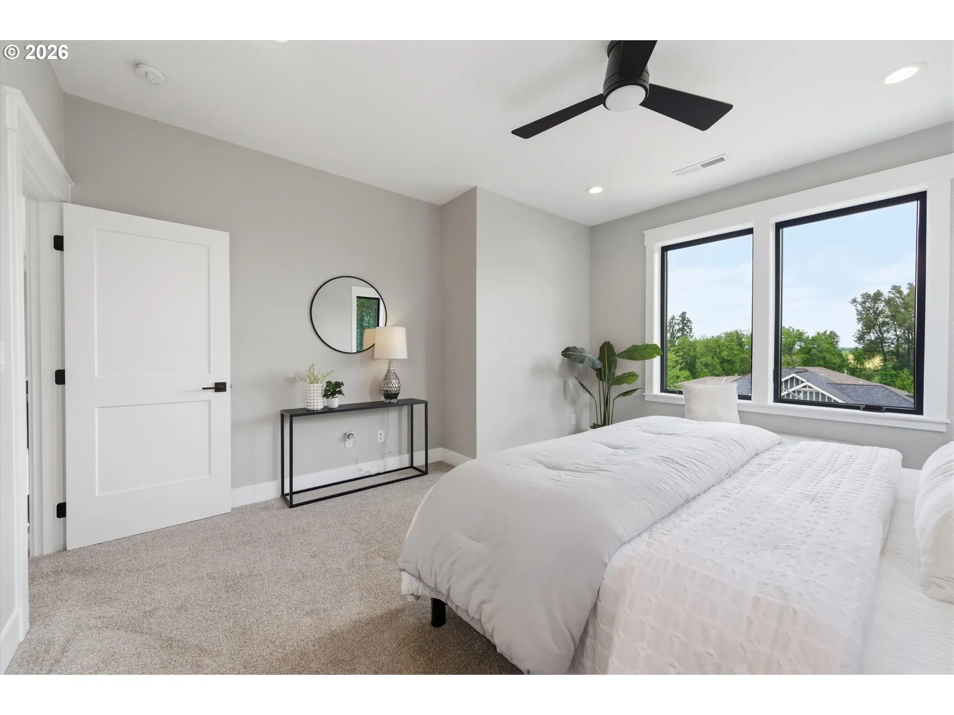 Primary Bedroom-Upper