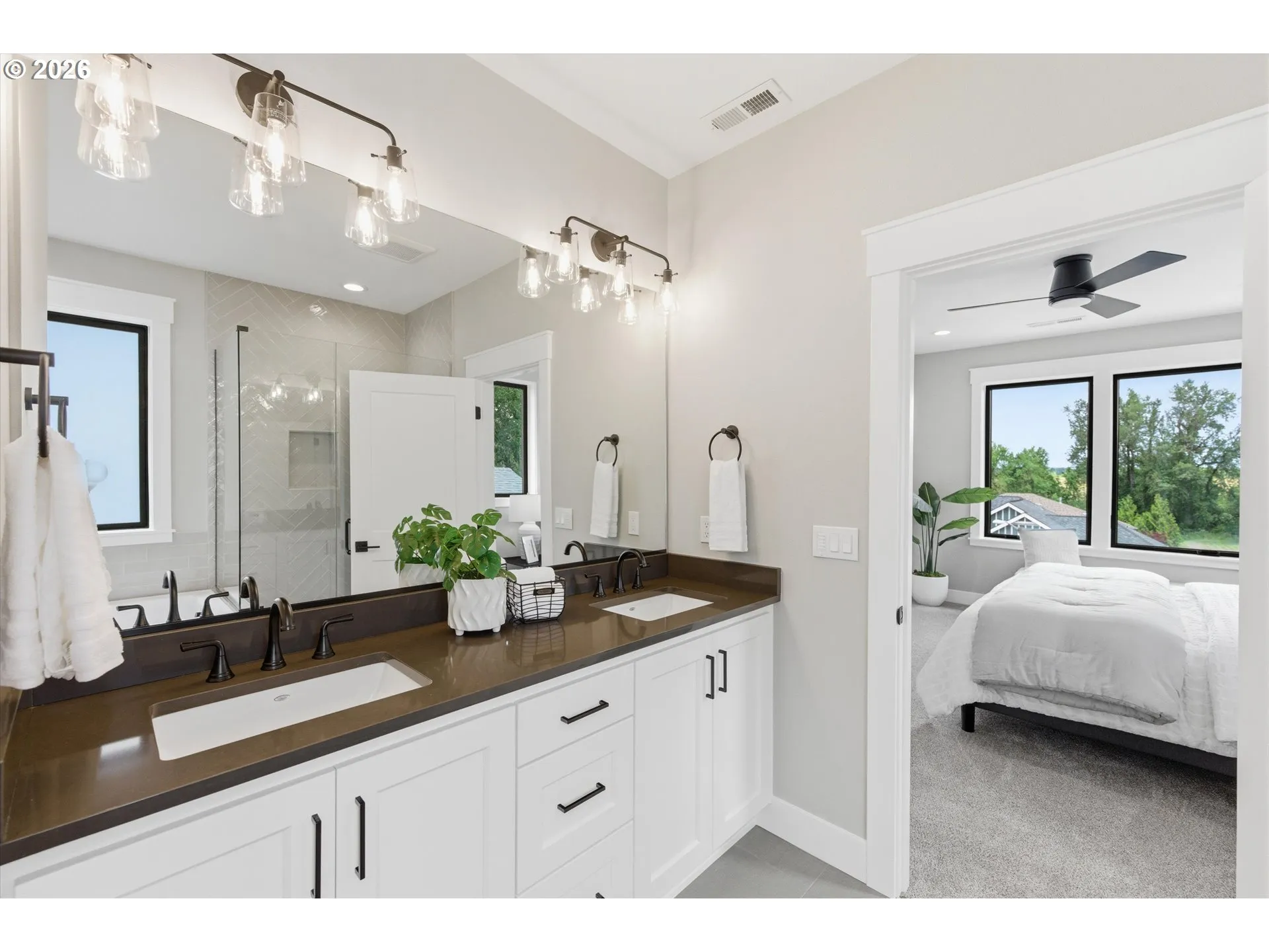 En Suite Bathroom-Upper
