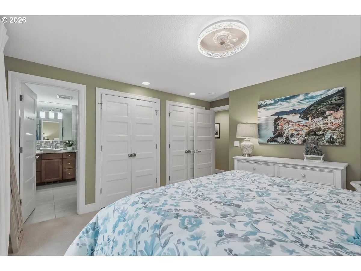 Bedroom, Primary