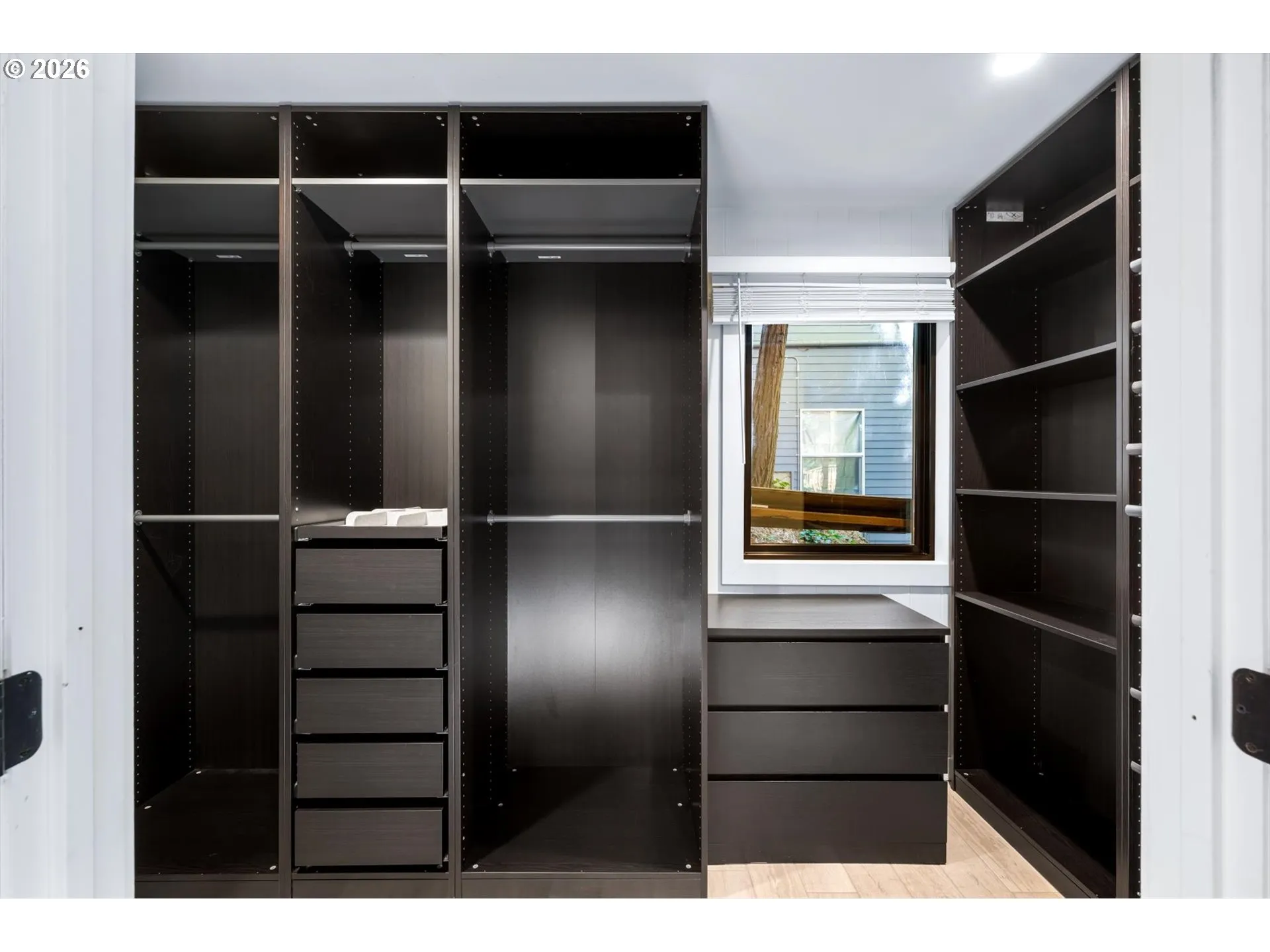Bedroom, Owner's Suite-Walk-In Closet