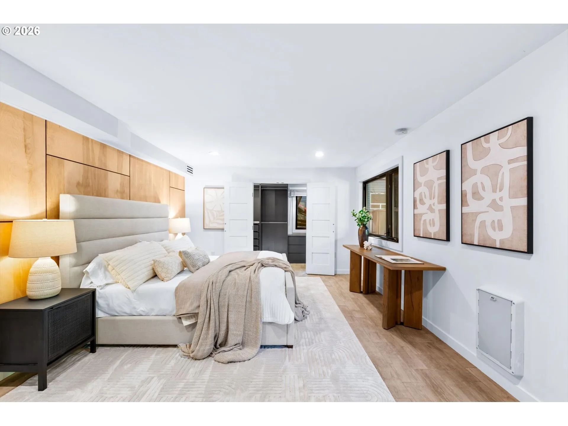 Bedroom, Owner's Suite-Walk-In Closet