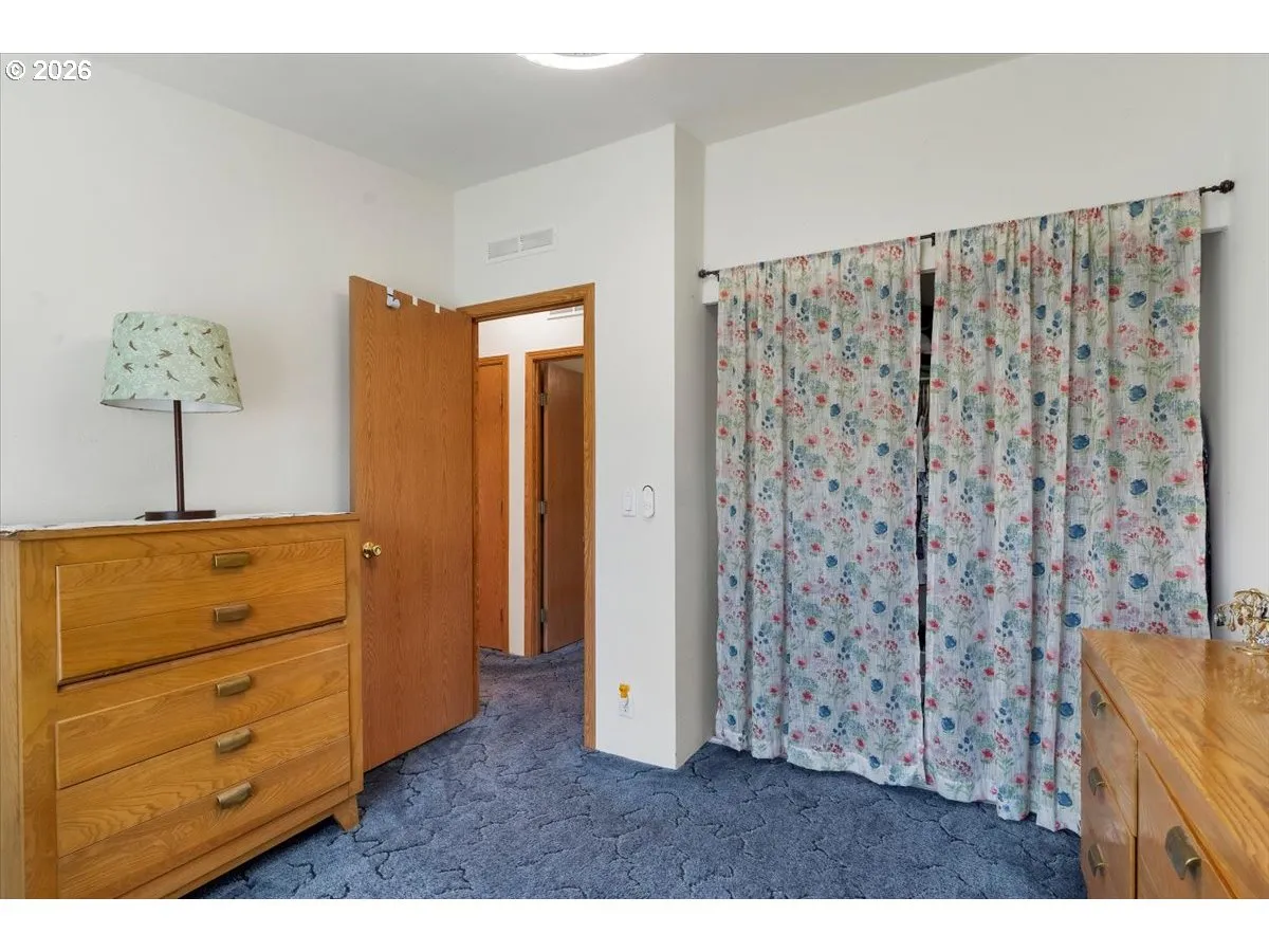 Bedroom-Vaulted Ceilings