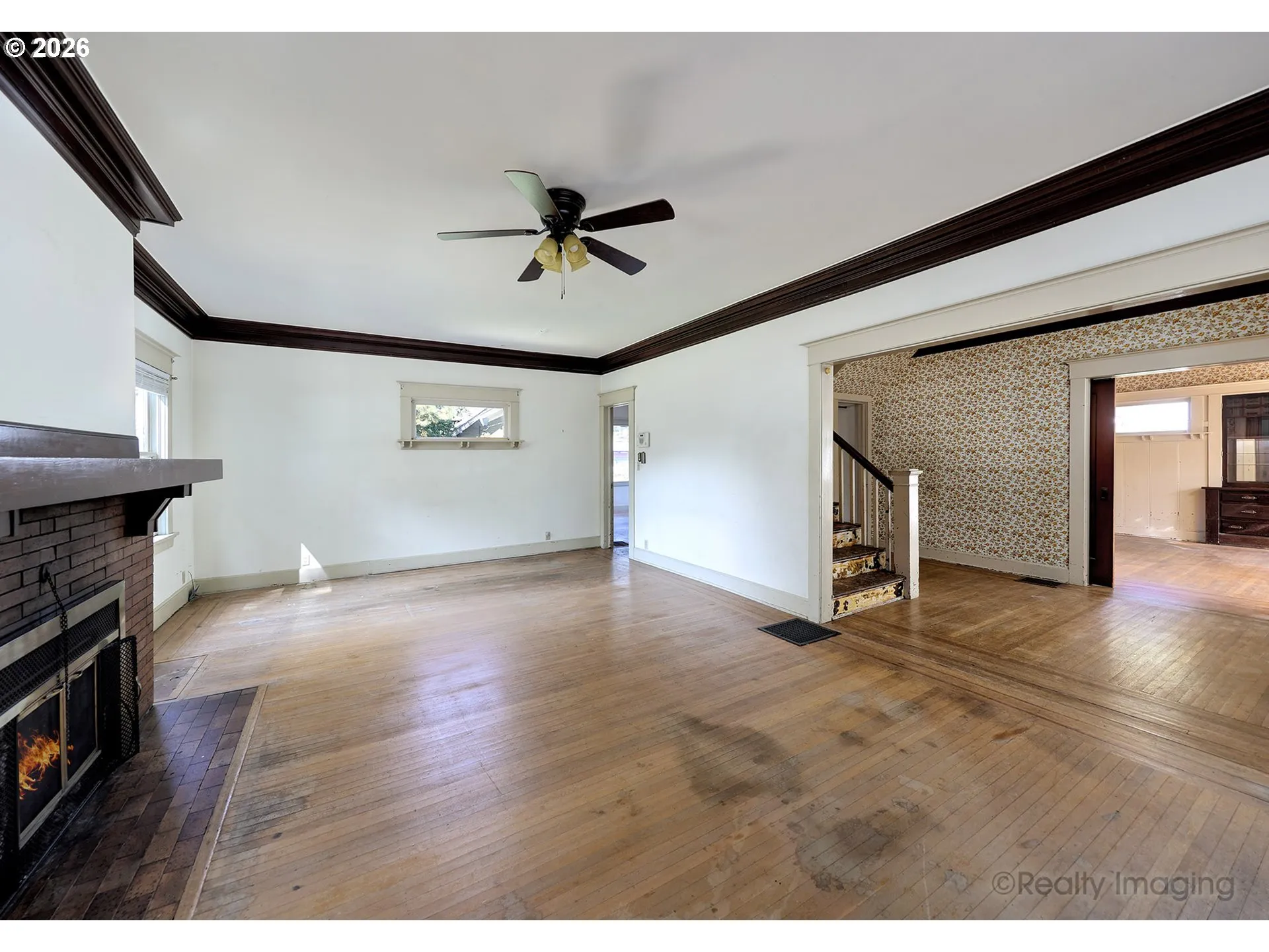 Living Room/Entrance