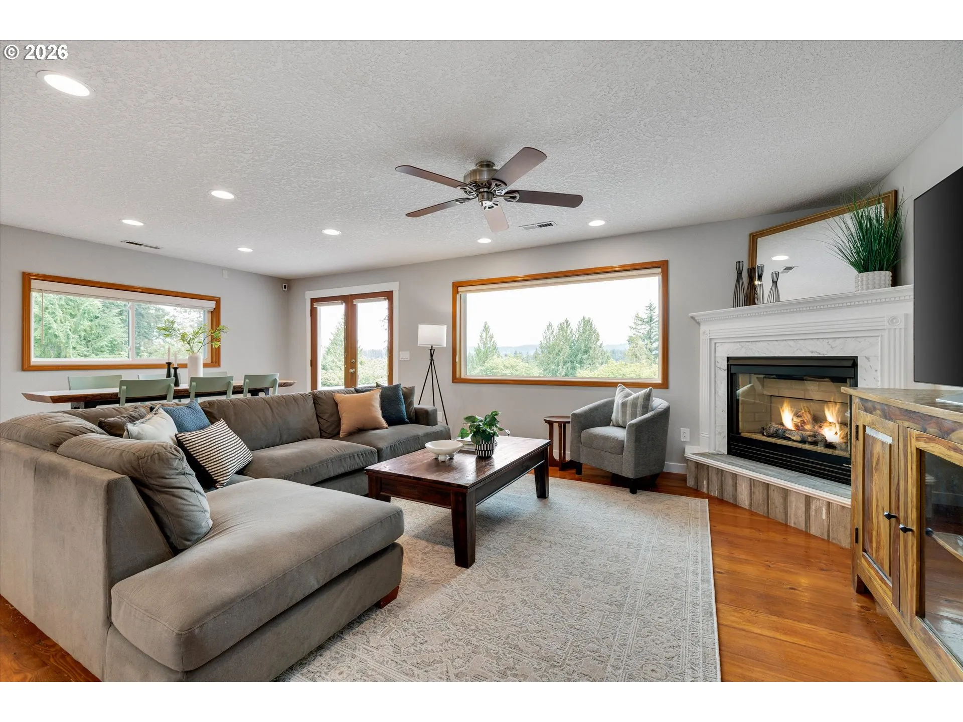 Living Room-Fireplace