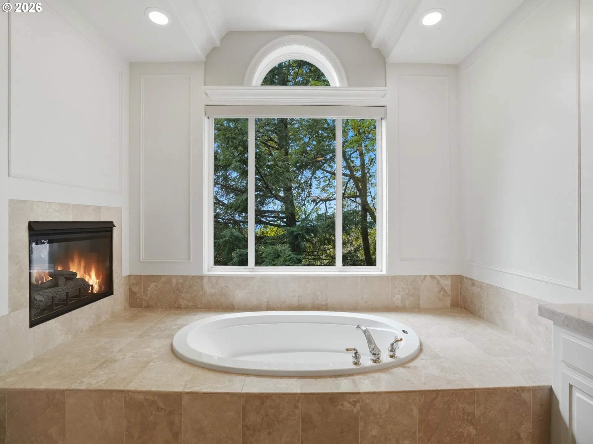 Bathroom, Attached-Garden Tub