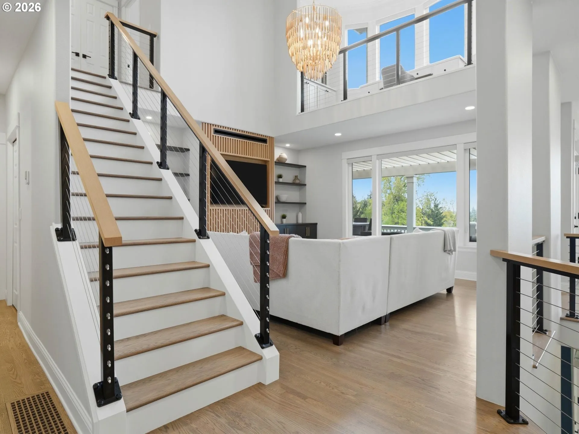 Living Room/Entrance