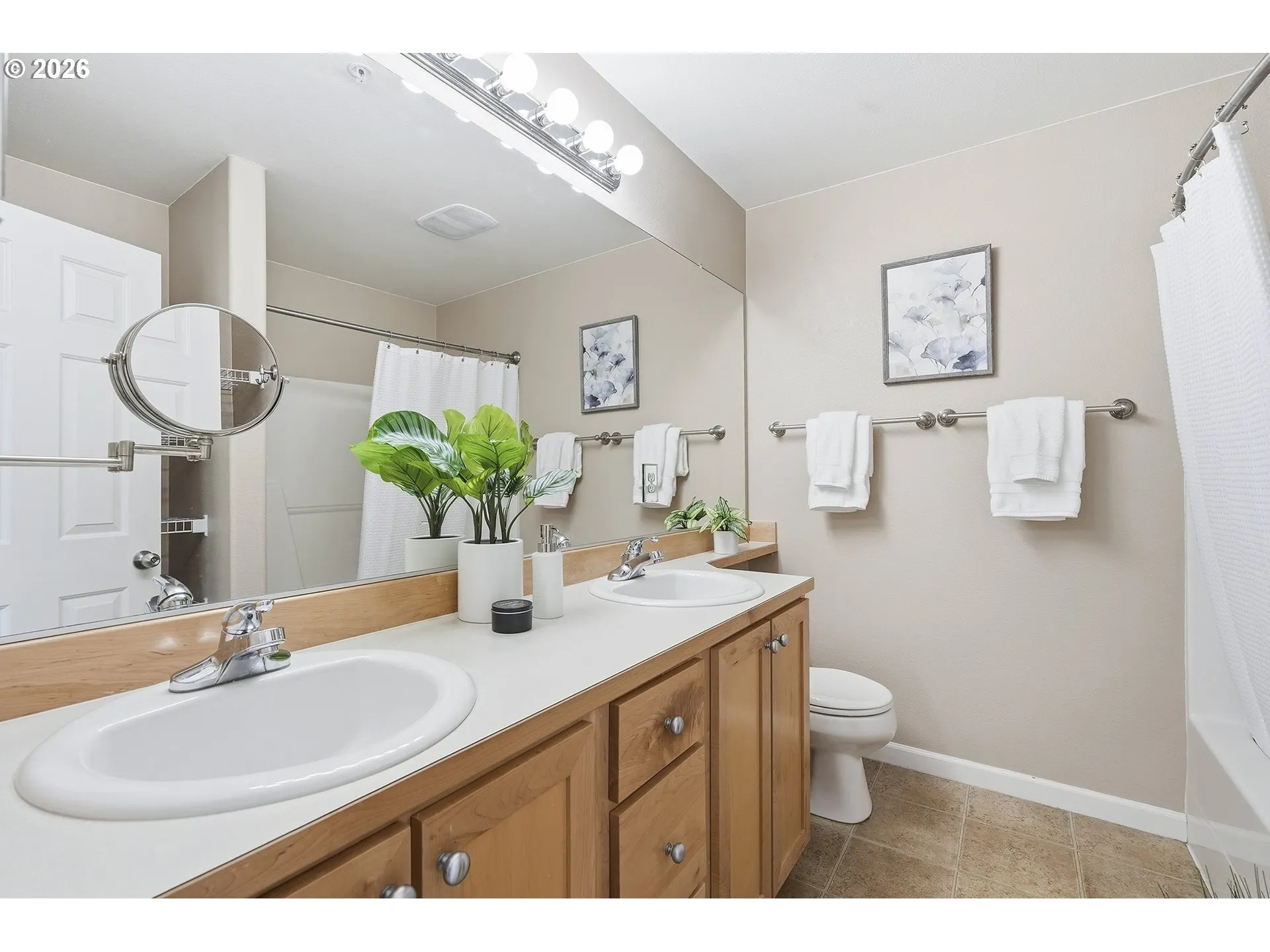 Primary Bedroom-Attached Bathroom