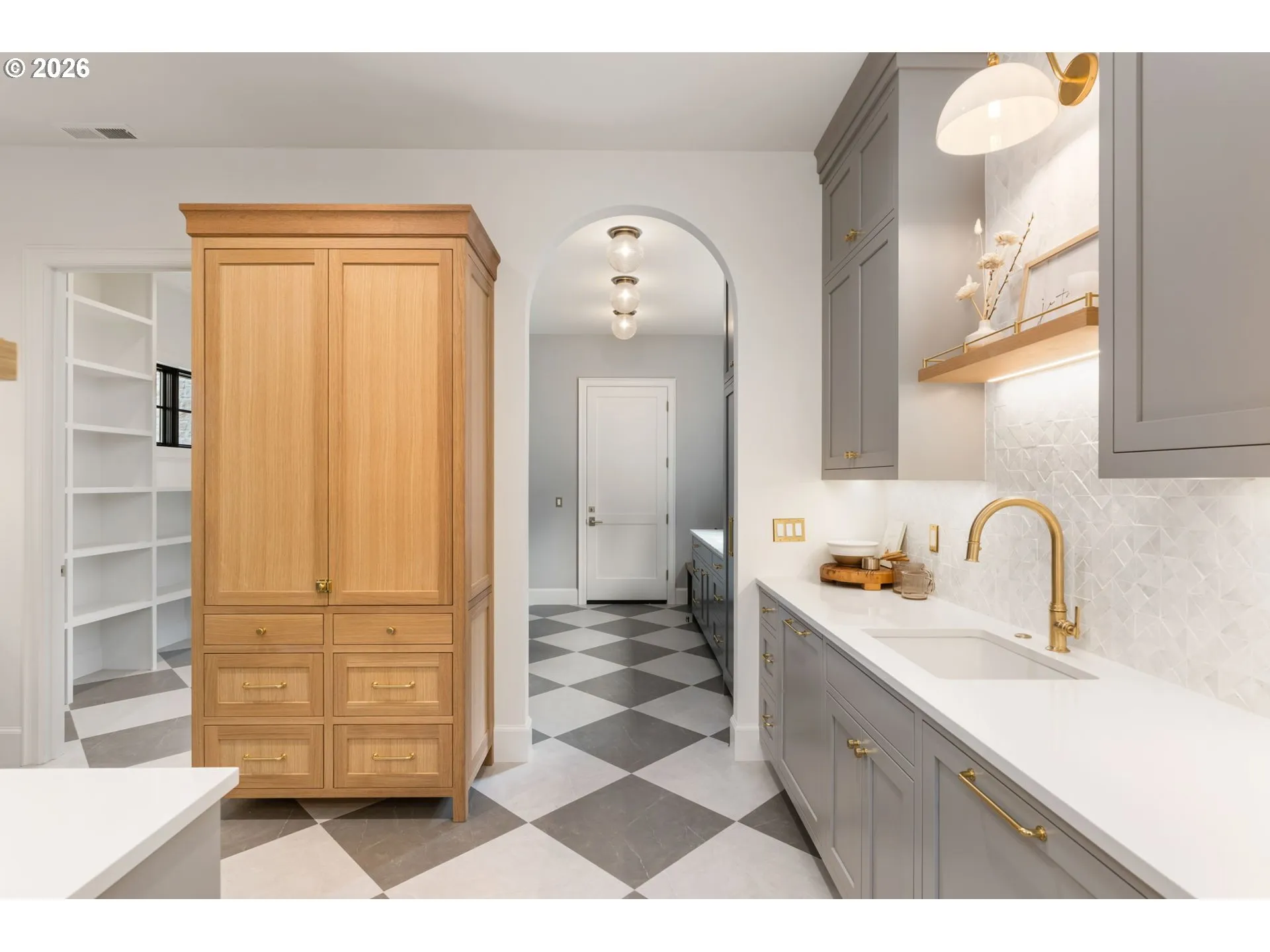 Butler's Pantry-Main