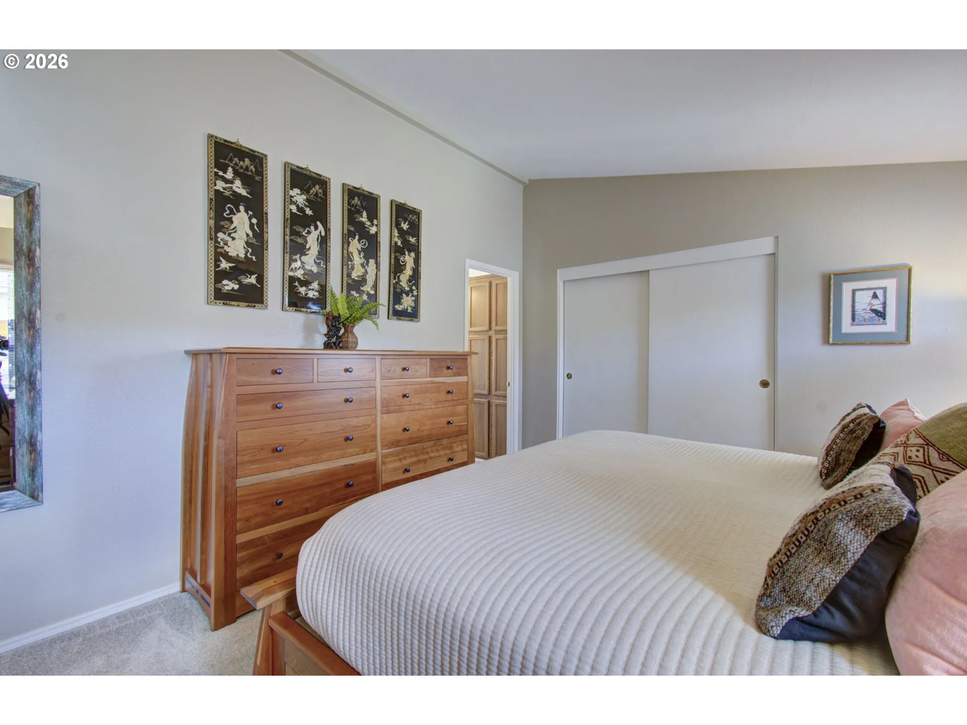 Bedroom, Primary