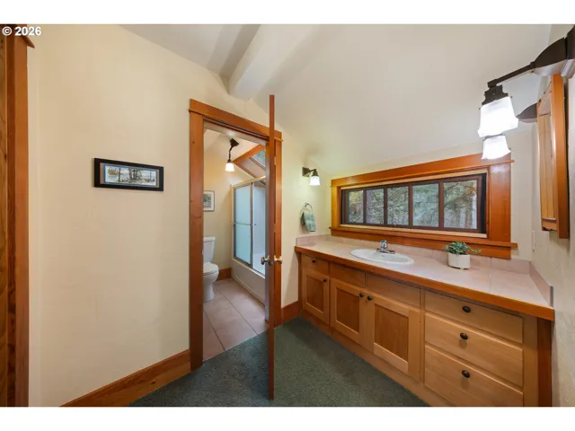 Bathroom, Attached