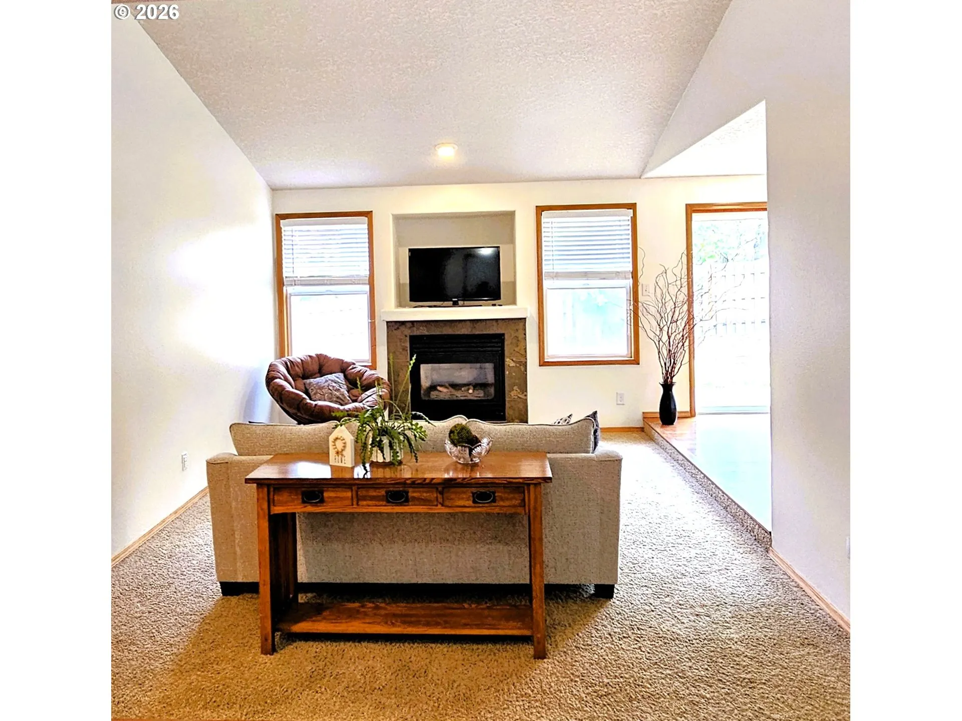 Living Room-Vaulted Ceilings