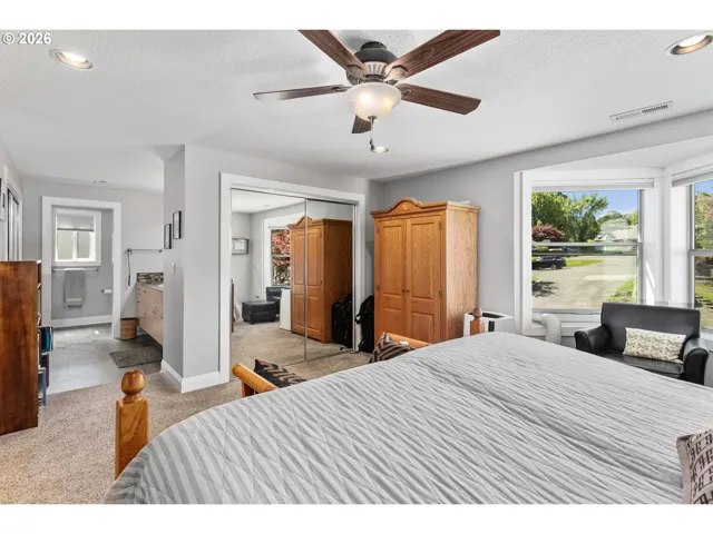 Bedroom, Primary