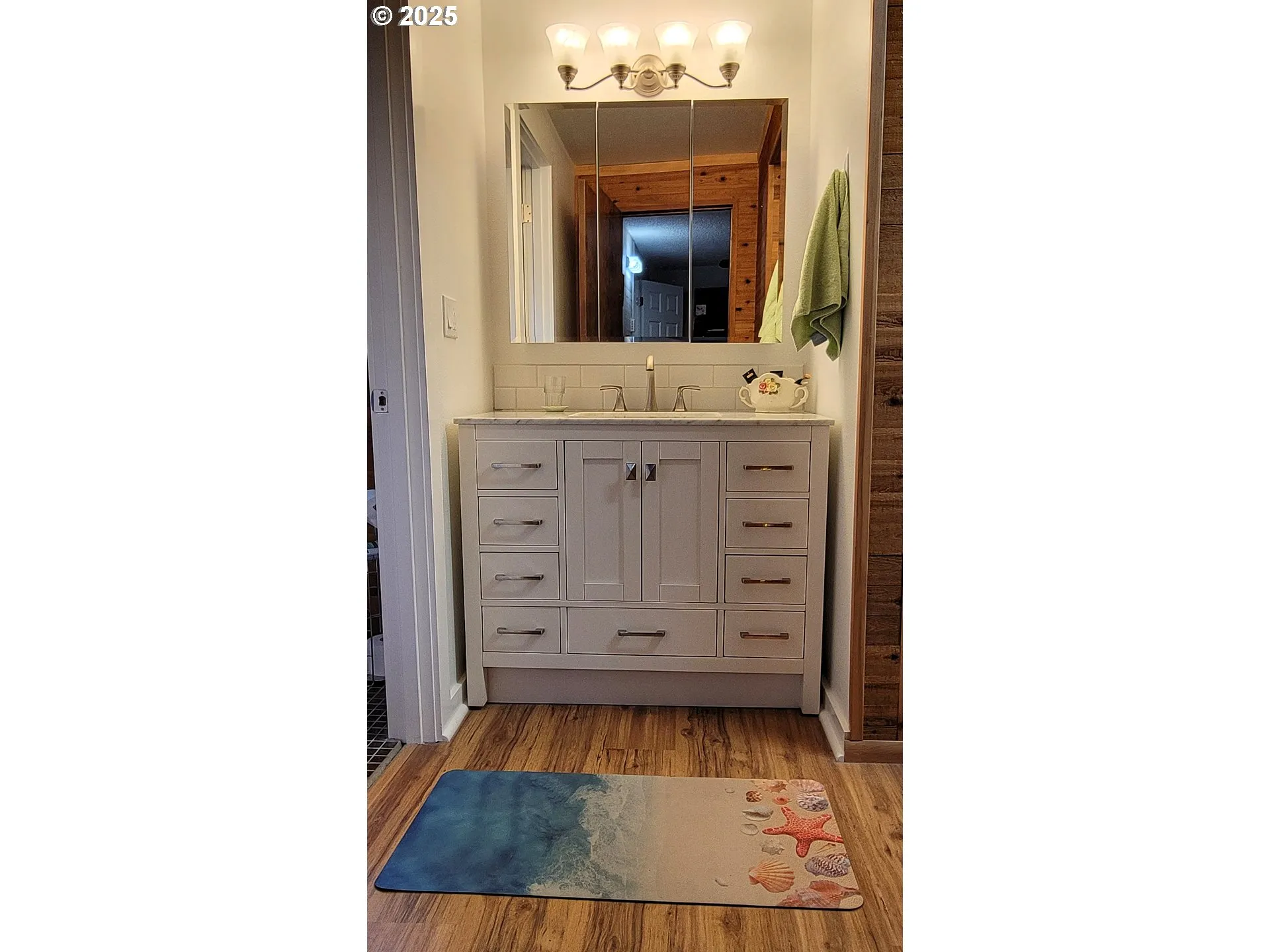 Bathroom, Attached