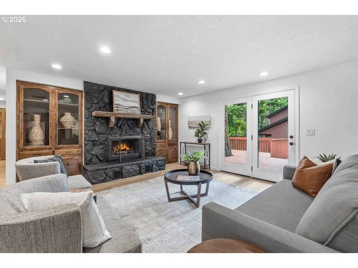 Living Room-Fireplace