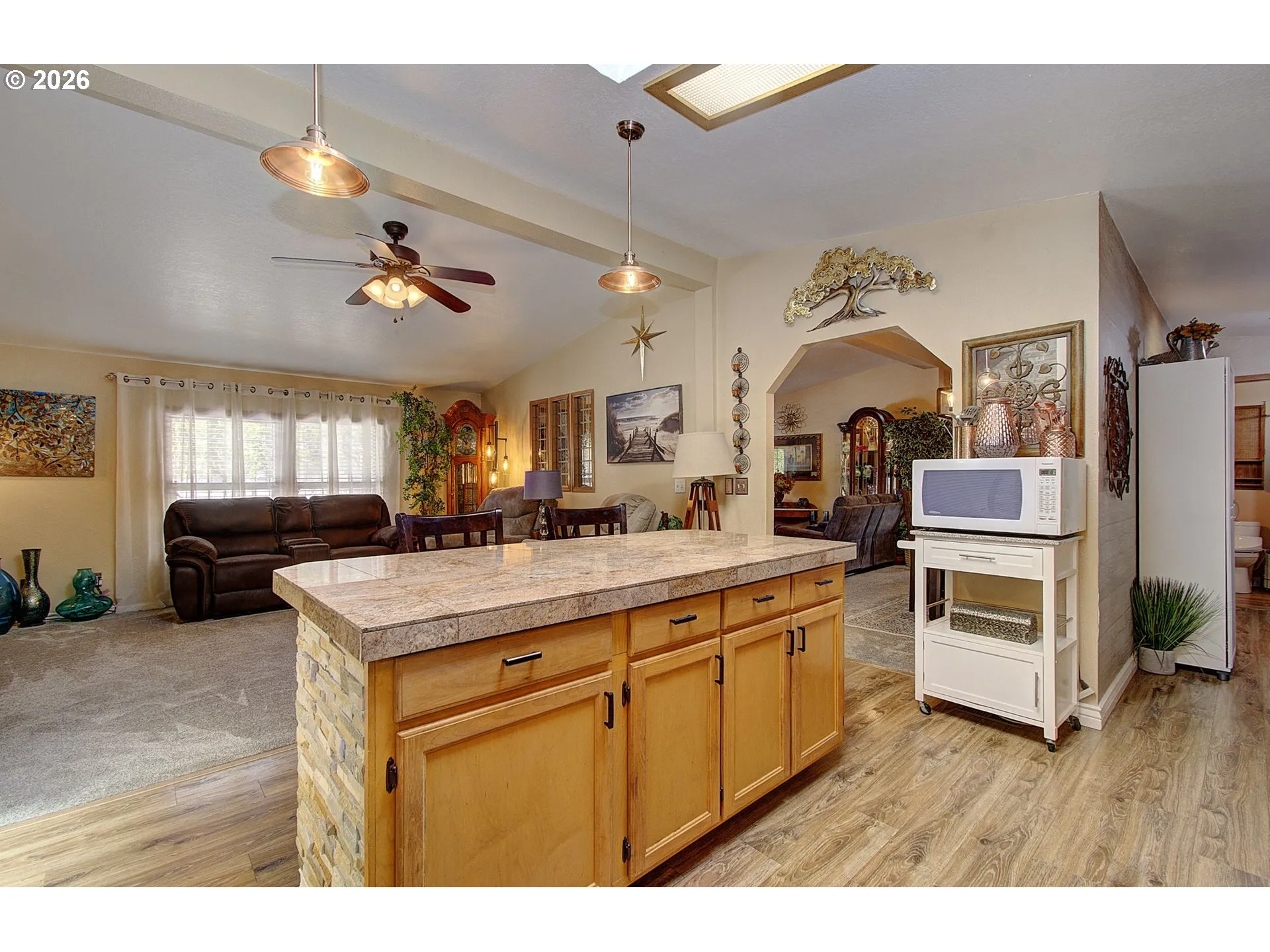 Kitchen/Family Room-Island