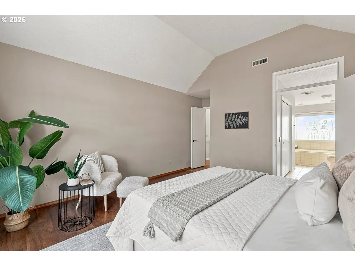 Bedroom, Primary