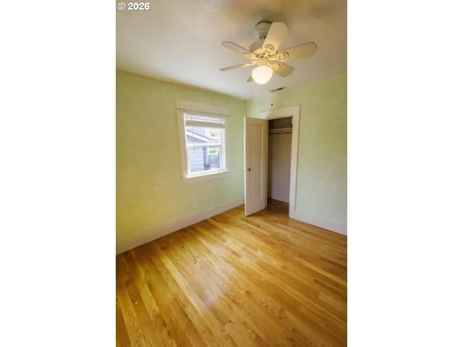 Bedroom-Ceiling Fan
