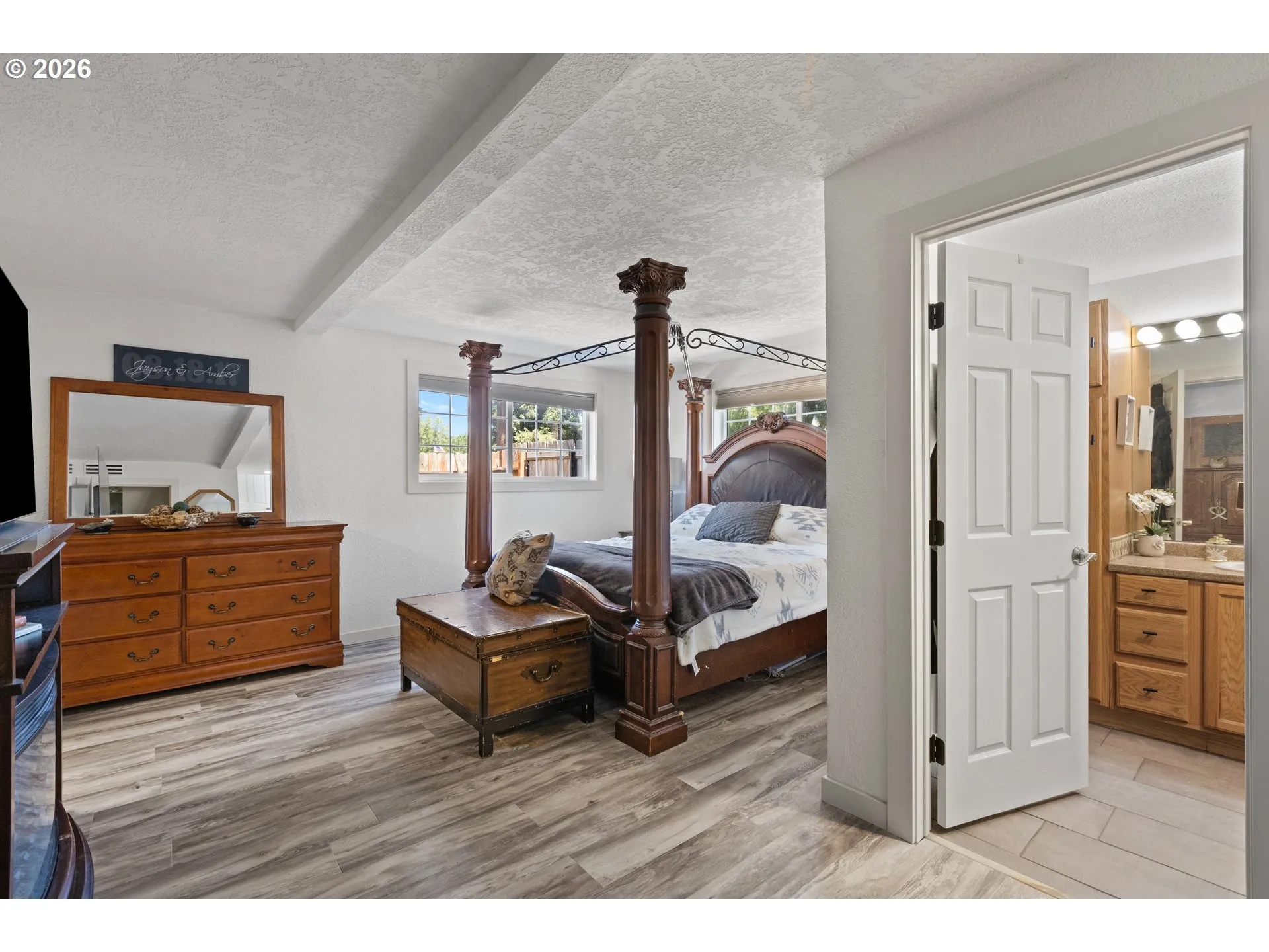 Bedroom, Primary