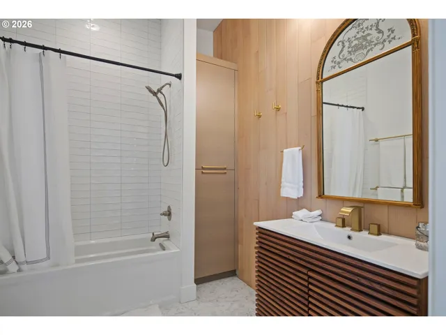 Bathroom-Hall