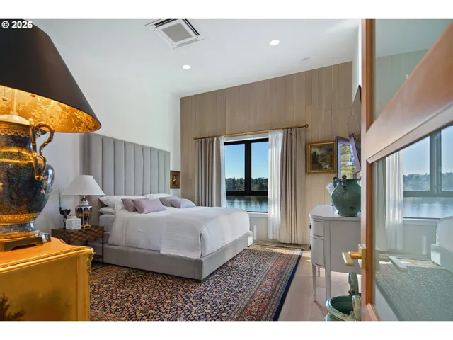 Bedroom, Owner's Suite-Upper