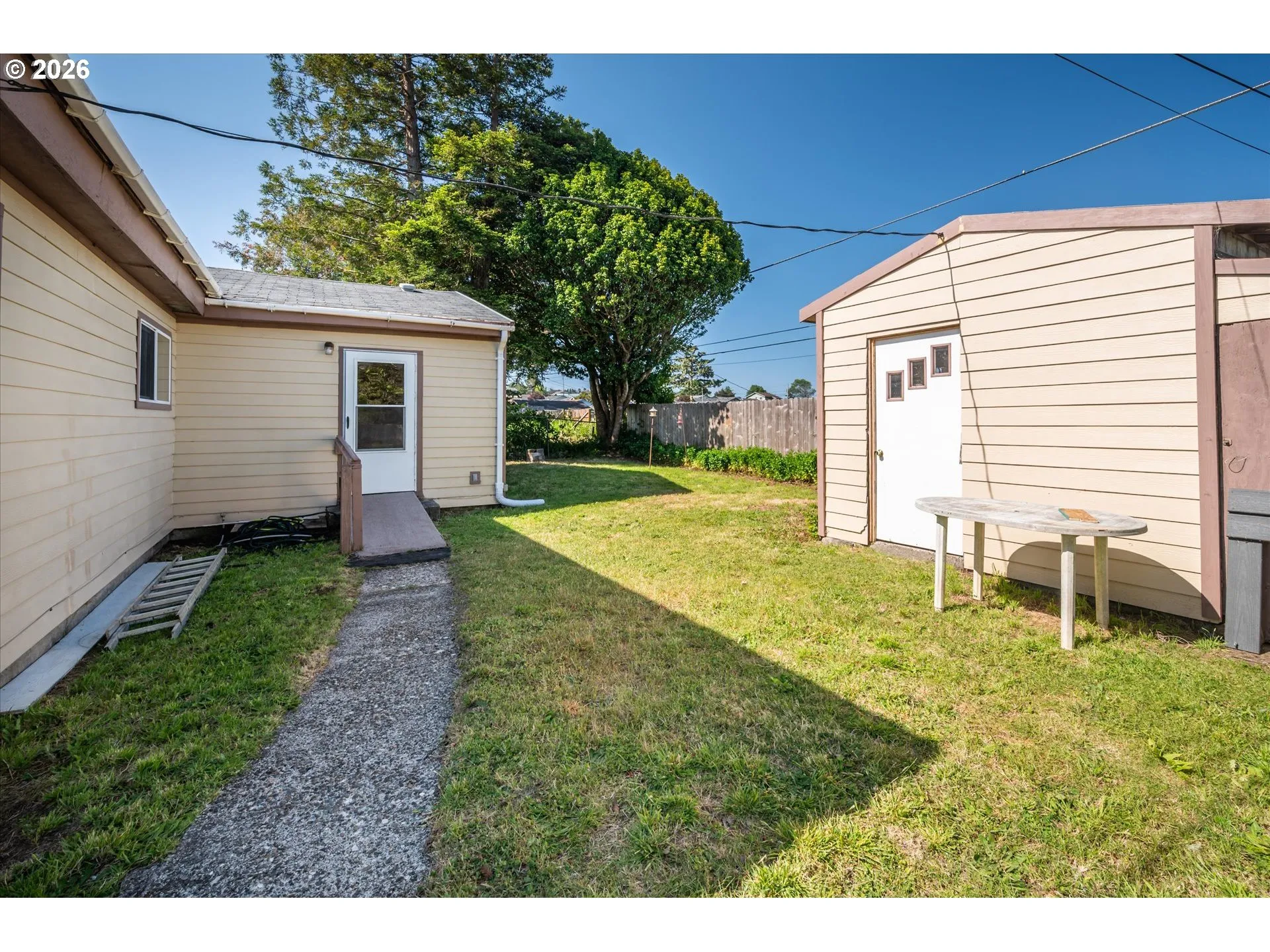 Yard-Back