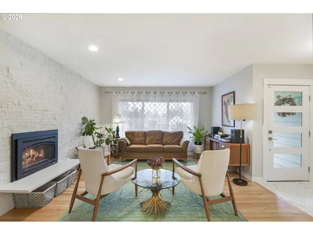 Living Room-Fireplace