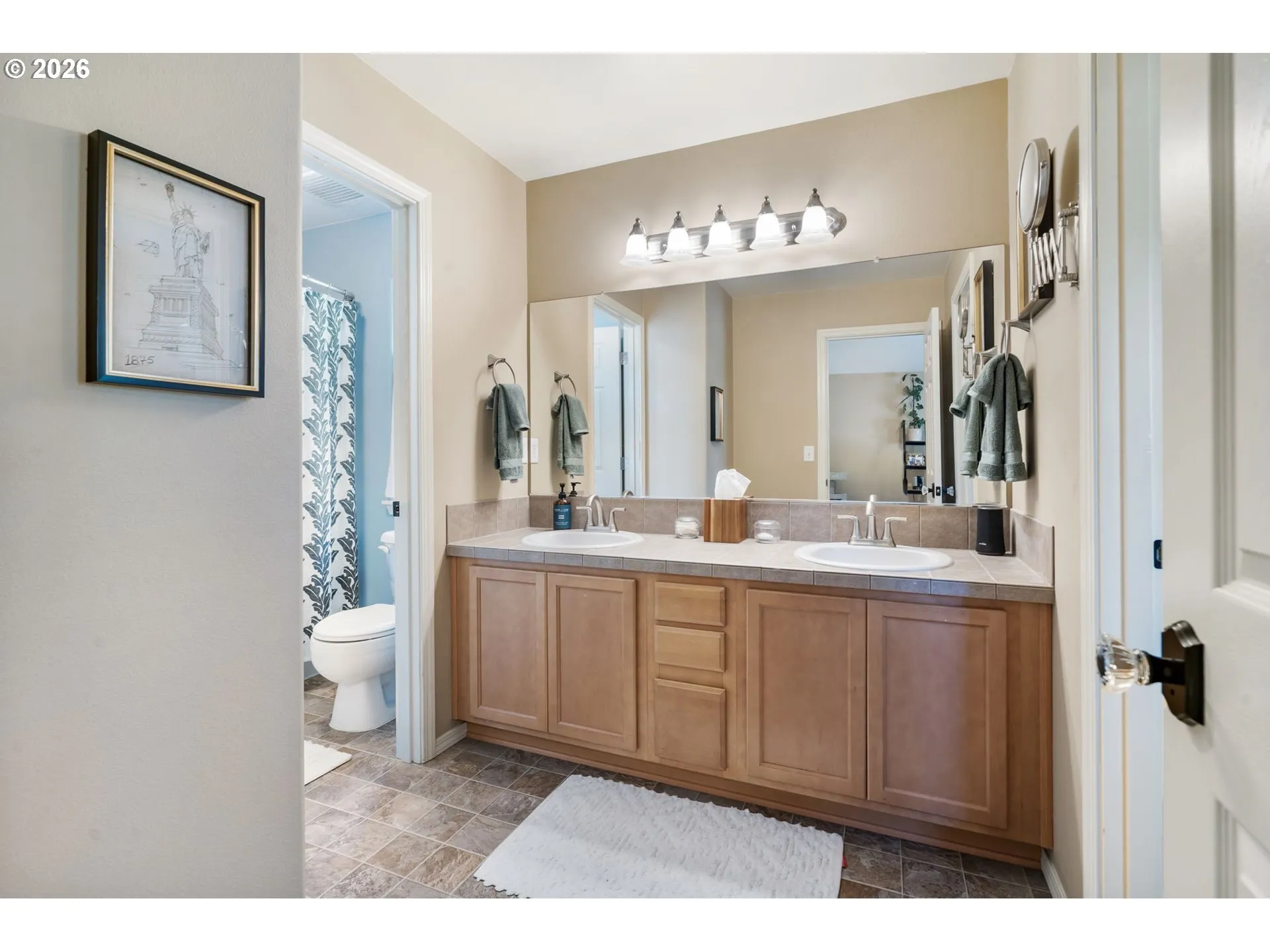 En Suite Bathroom-Upper