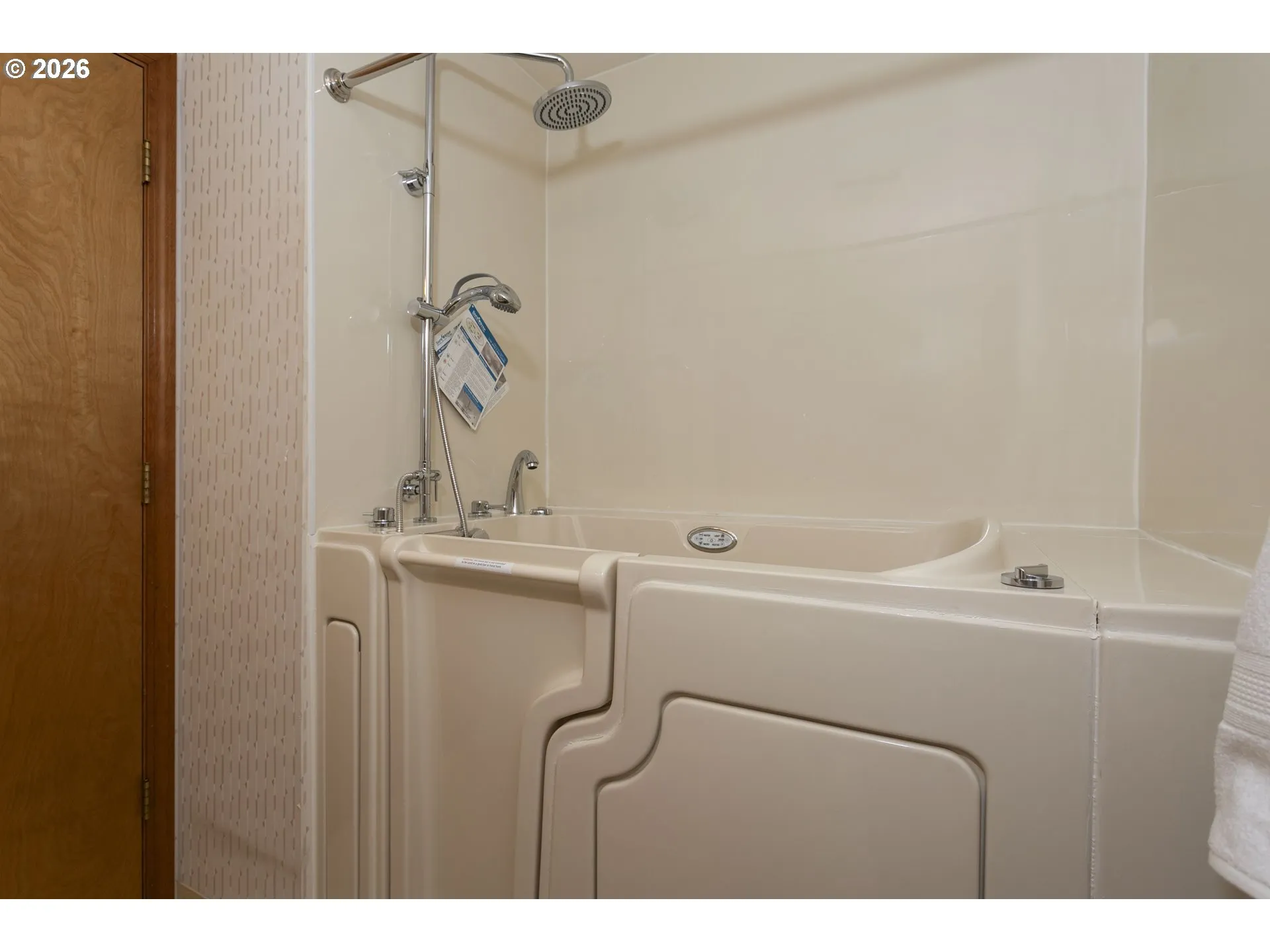 Bathroom-Walk in Shower
