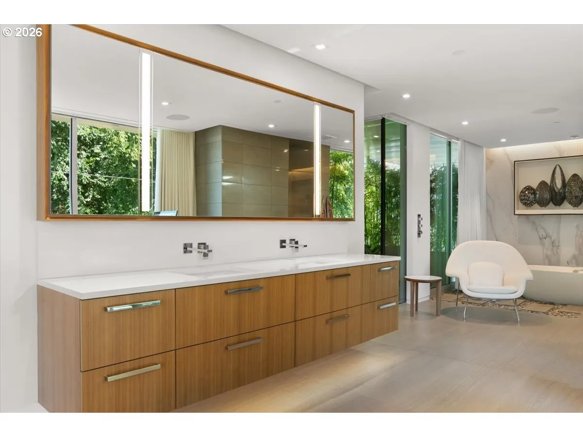 Owner's Suite Bathroom