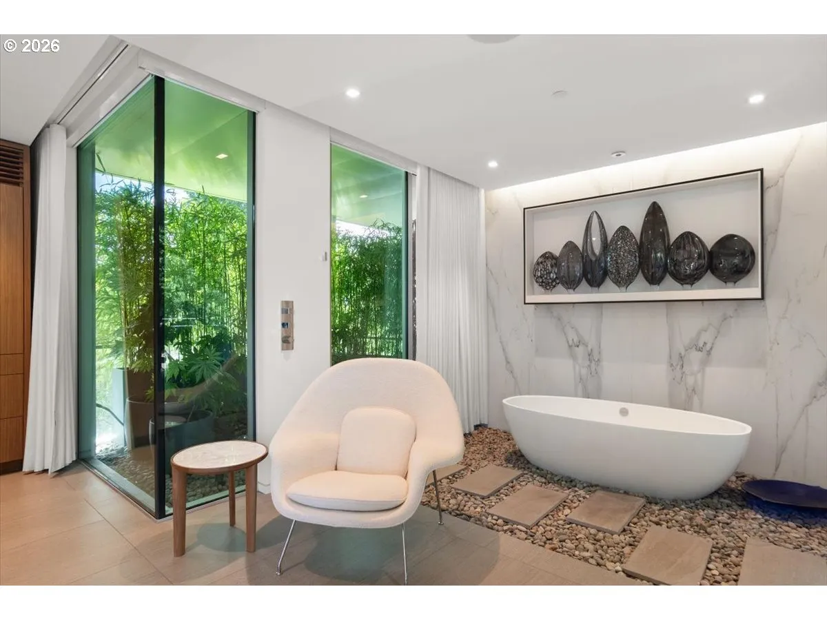 Owner's Suite Bathroom-Garden Tub