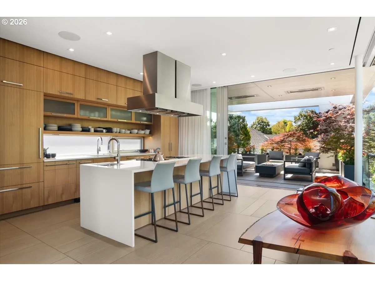 Kitchen/Outside