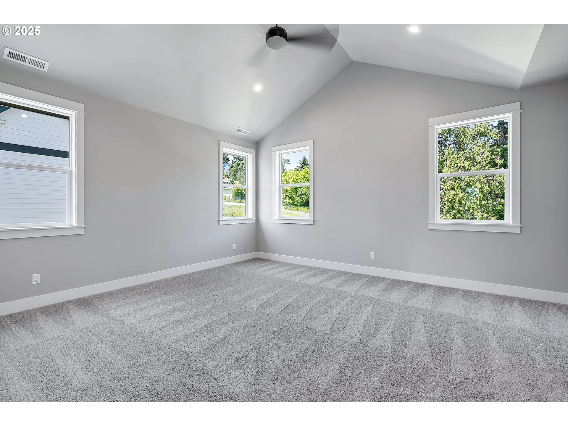 Bedroom, Primary-Vaulted Ceilings