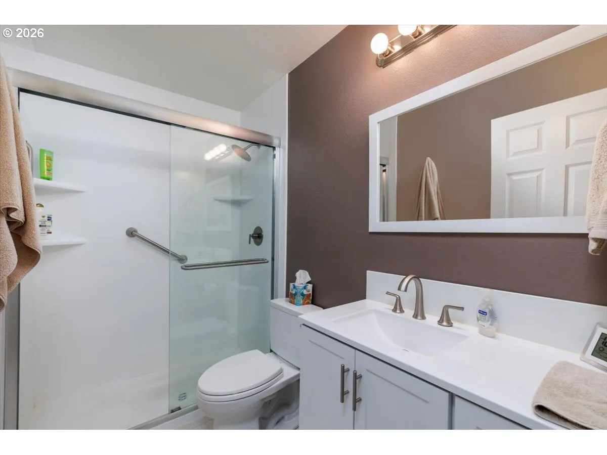 Bathroom-Upper