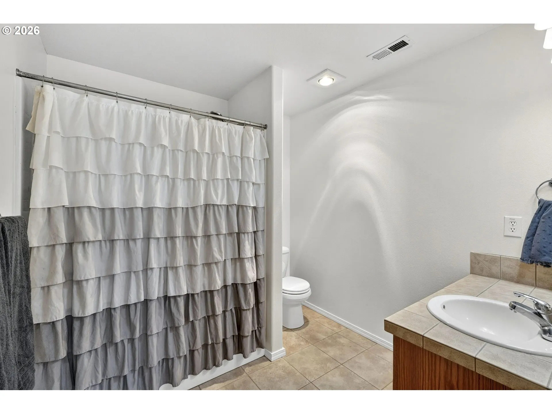 Bathroom-Upper