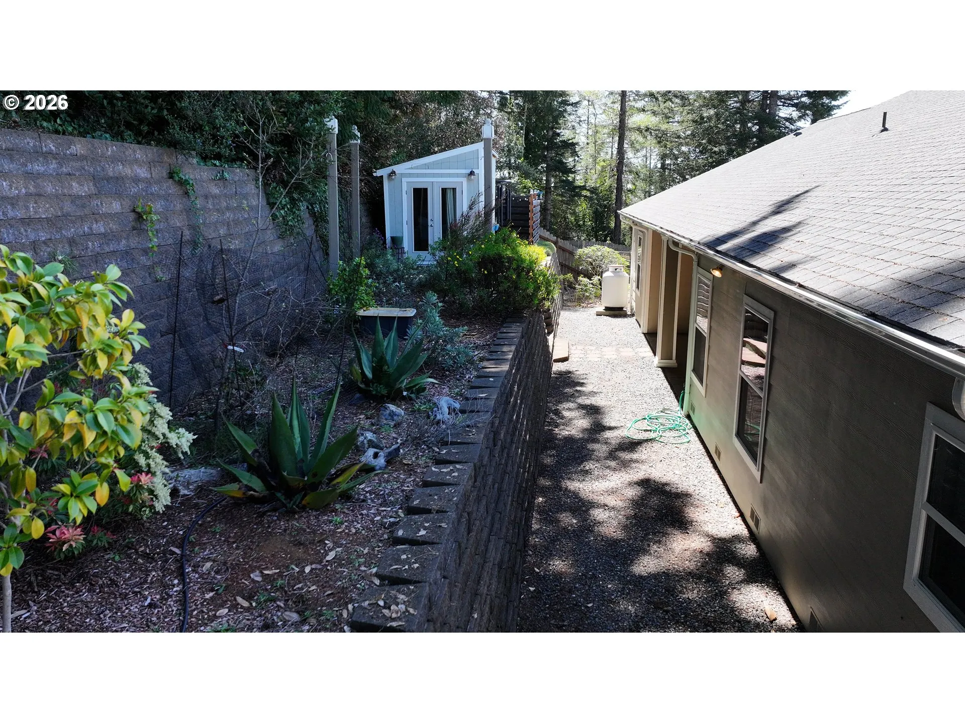 Yard-Back
