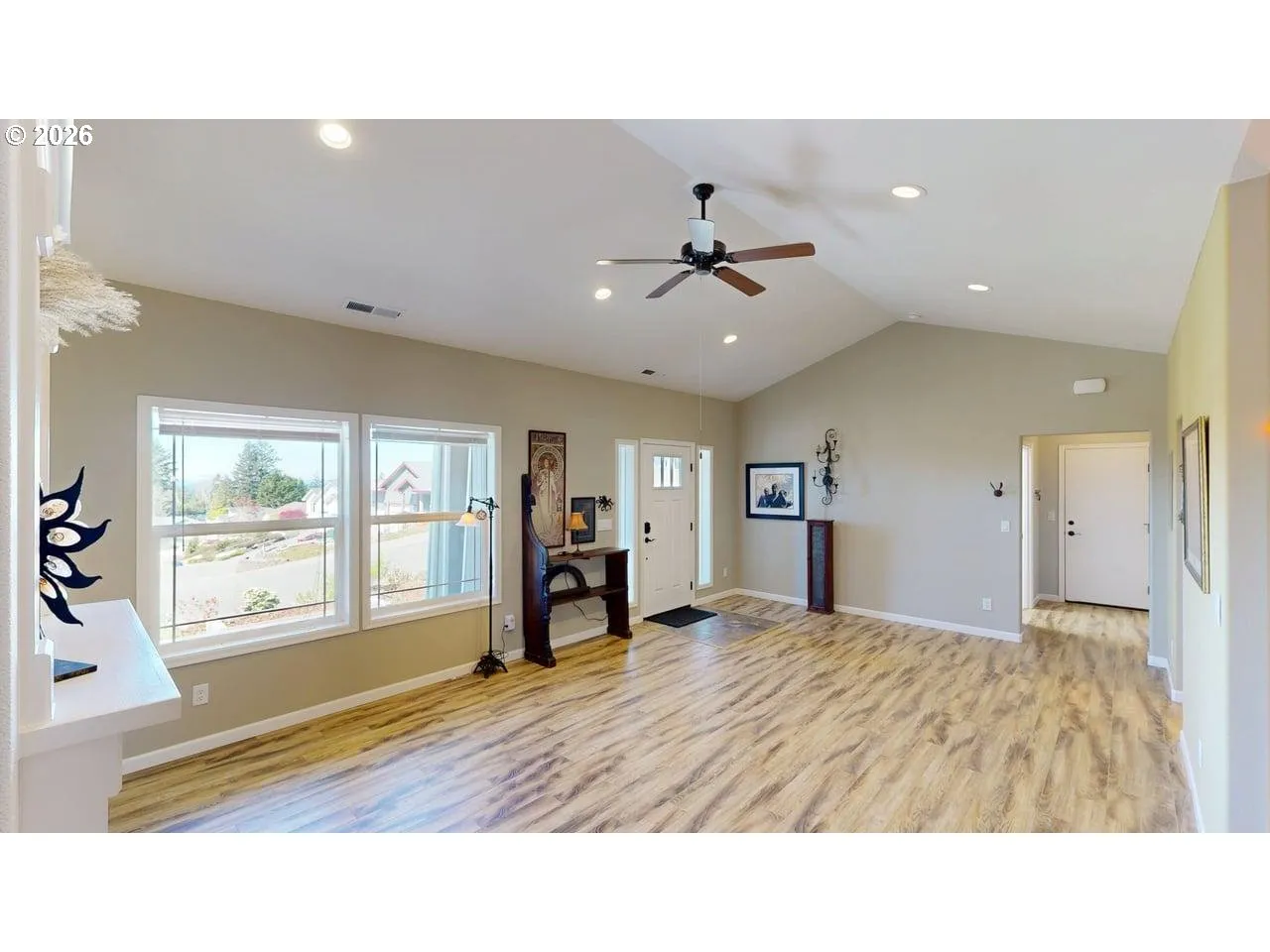 Living Room-Ceiling Fan