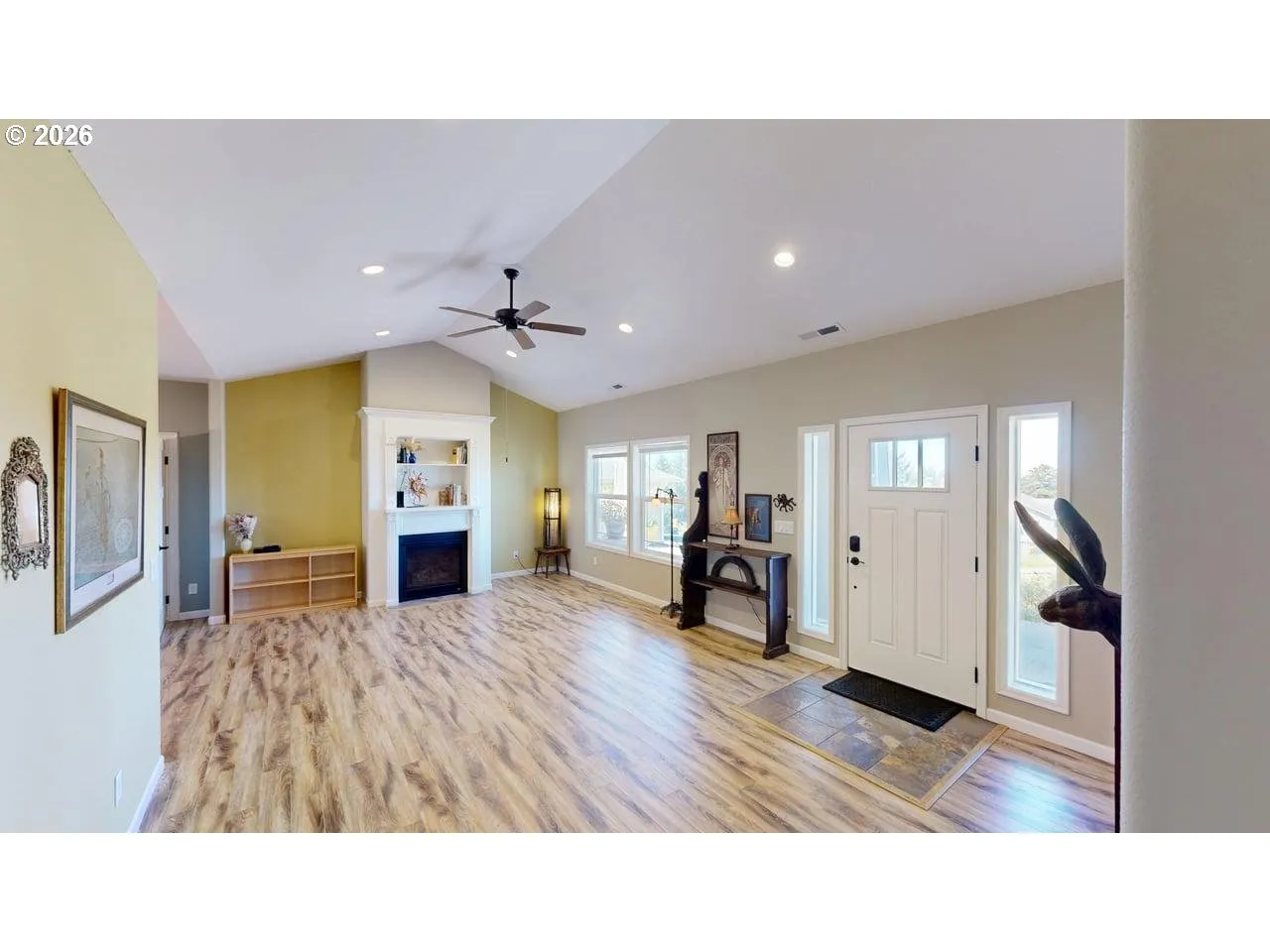 Living Room-Vaulted Ceilings