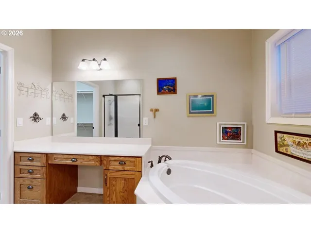 Bathroom, Attached-Garden Tub