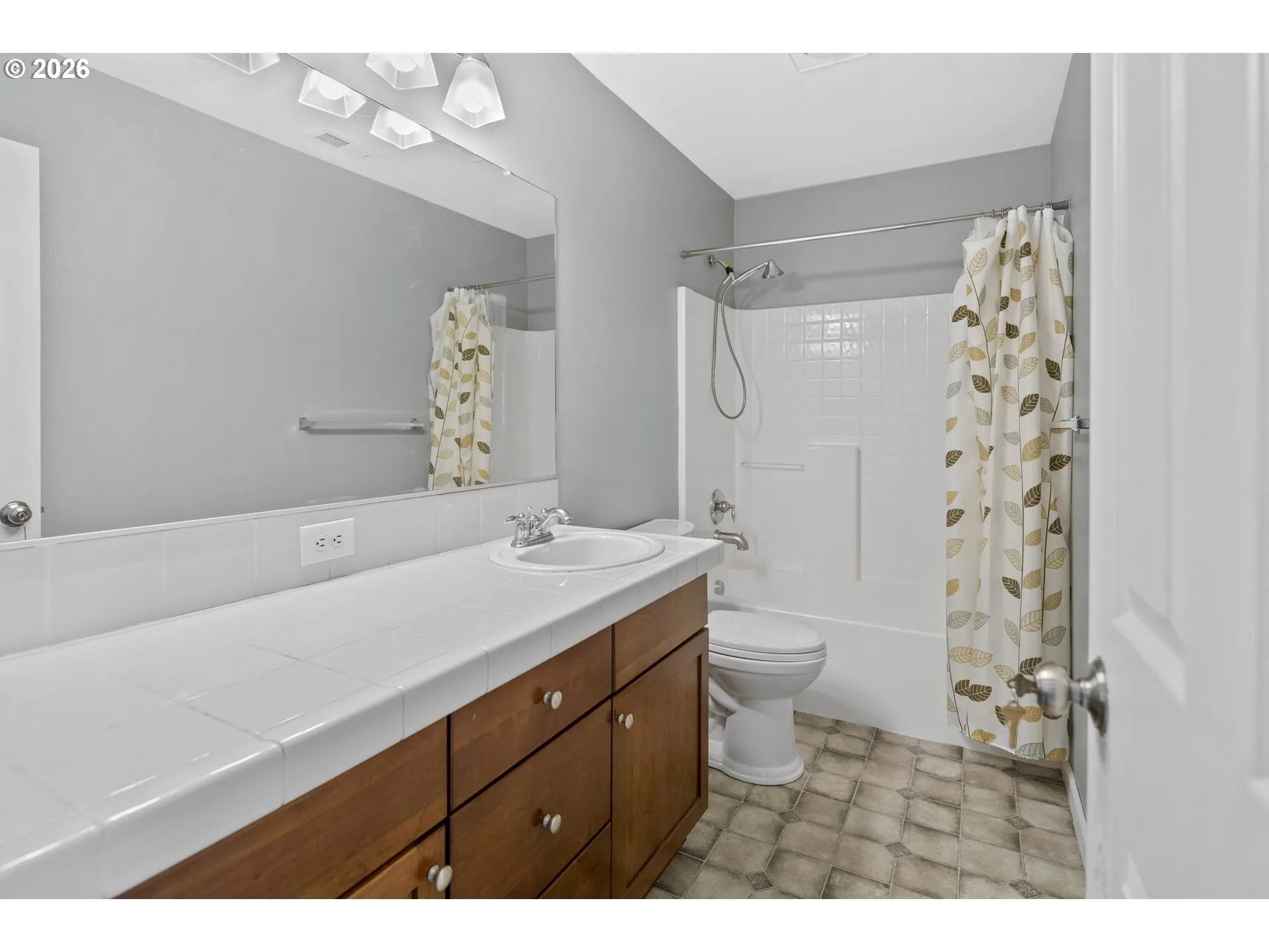 Bathroom-Upper